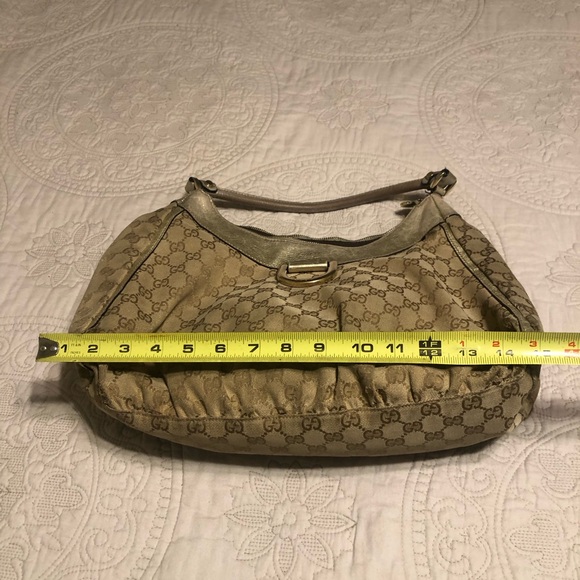 Gucci Beige and Gold Shoulder Bag - Picture 14 of 16